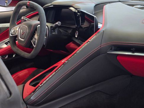 Used 2023 Chevrolet Corvette Stingray Premium Conv w/ Battery Protection Package image 9