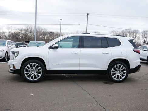 Used 2024 GMC Acadia Denali image 4
