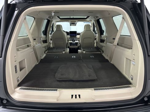 Used 2020 Lincoln Navigator L Reserve w/ Luxury Package AWD/4WD image 37