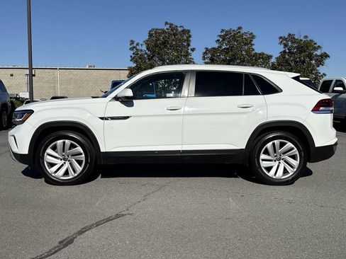 Used 2022 Volkswagen Atlas Cross Sport SE image 2