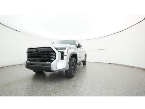 New 2025 Toyota Tundra SR5 w/ SR5 Premium Package AWD/4WD image 32