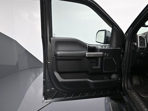 Used 2018 Ford F150 Platinum w/ Equipment Group 701A Luxury image 11