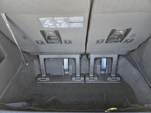 New 2026 Kia Carnival LXS image 22