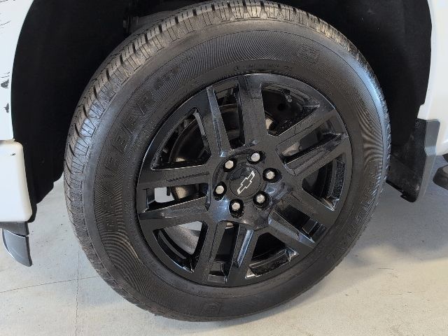 Used 2023 Chevrolet Silverado 1500 Custom w/ LPO, Dark Essentials Package AWD/4WD image 7