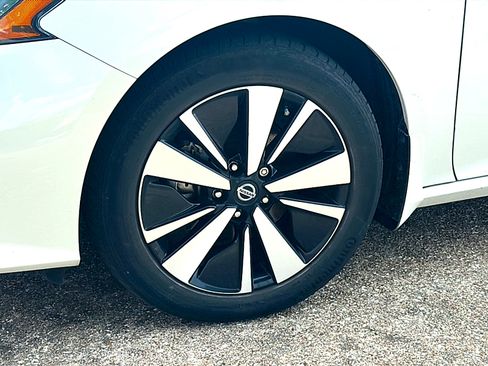 Used 2022 Nissan Altima 2.5 SV FWD image 3