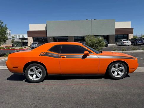 Used 2012 Dodge Challenger SXT RWD image 2