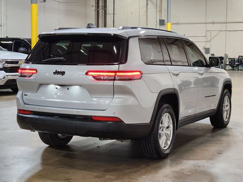 Used 2022 Jeep Grand Cherokee L Laredo RWD image 8