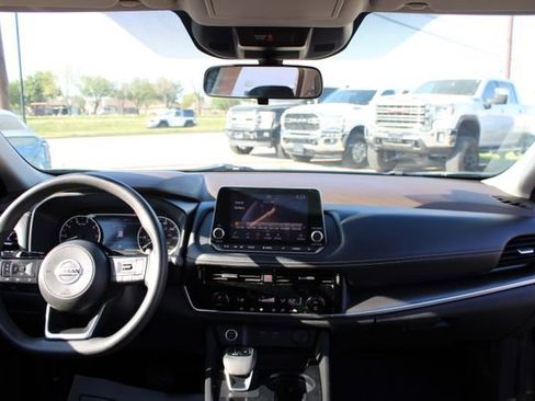 Used 2021 Nissan Rogue SV AWD/4WD image 17