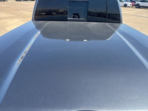 Used 2019 Nissan Titan S image 36