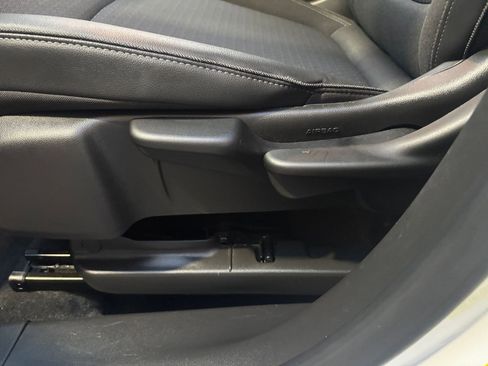 Used 2025 Buick Encore GX Preferred image 23