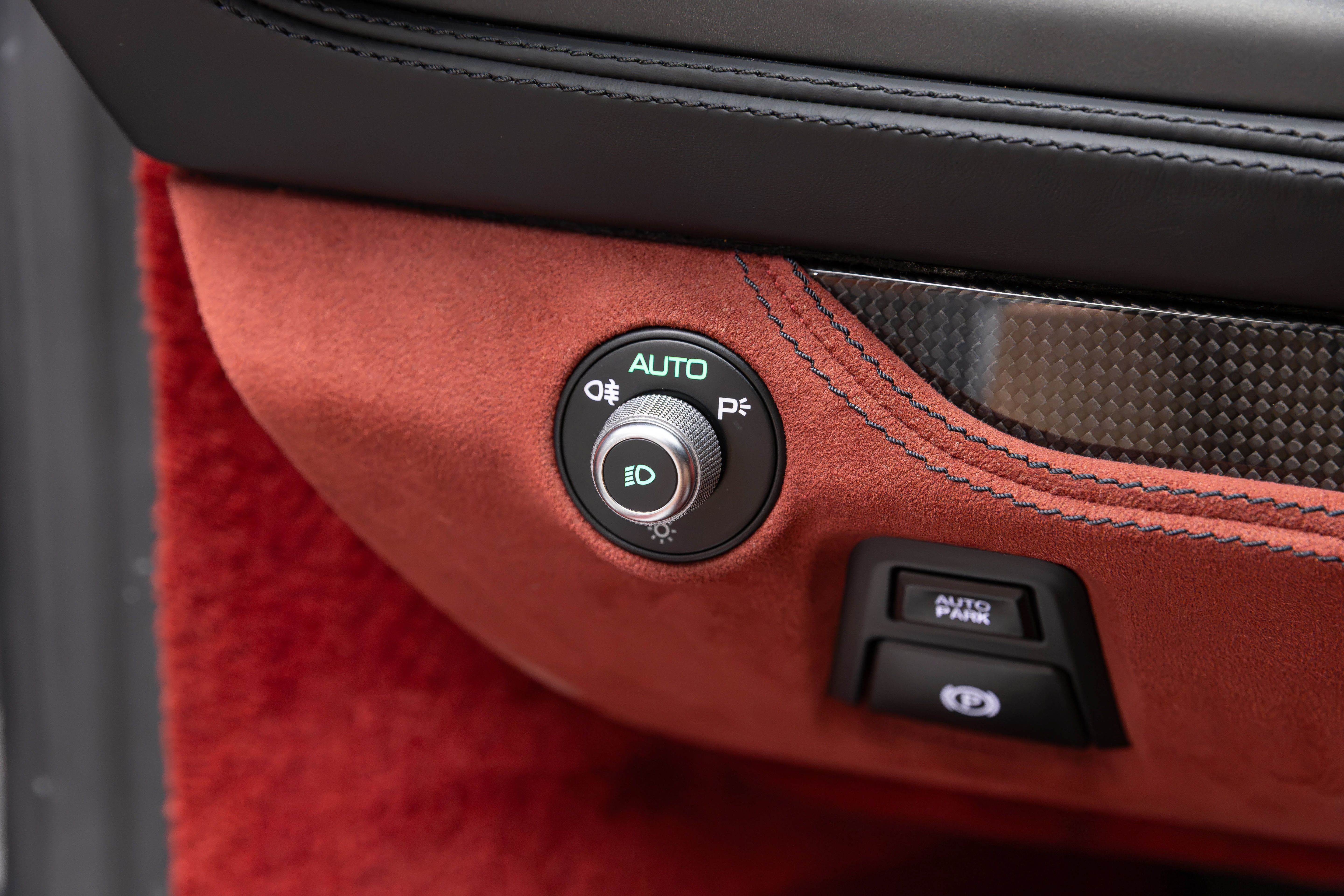 Used 2020 Ferrari F8 Tributo RWD image 30