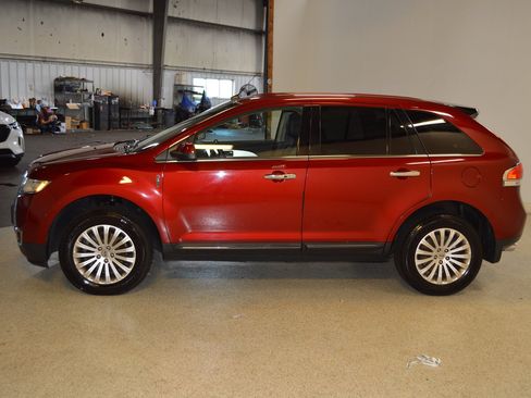 Used 2013 Lincoln MKX AWD image 6