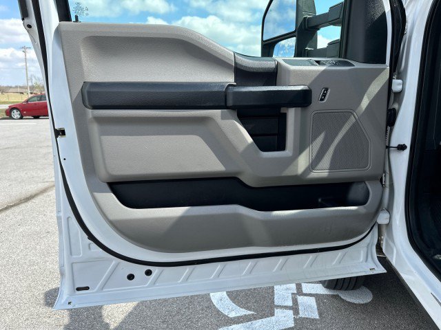 Used 2019 Ford F550 4x4 Regular Cab Super Duty image 23