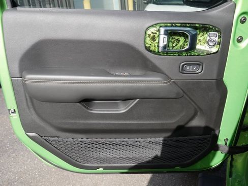 New 2025 Jeep Gladiator Sport w/ Premium Package image 15