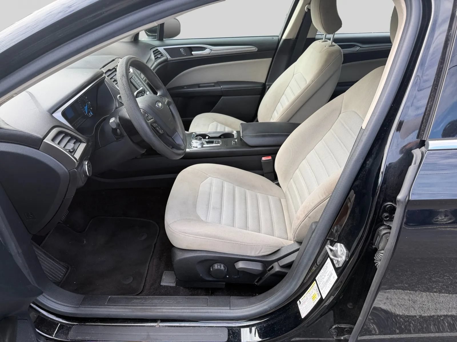 Used 2017 Ford Fusion S FWD image 10