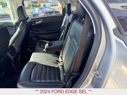 Used 2024 Ford Edge SEL image 13