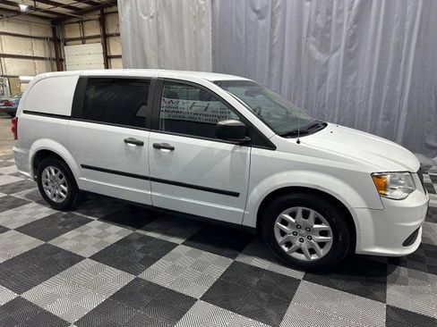 Used 2015 RAM C/V Tradesman w/ UConnect Hands-Free Group image 5