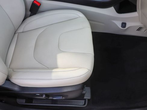 Used 2019 Ford Edge Titanium w/ Equipment Group 301A FWD image 22
