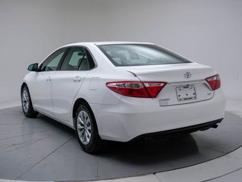 Used 2015 Toyota Camry LE image 20