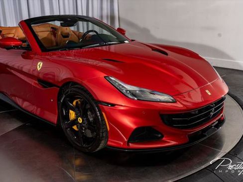 Used 2022 Ferrari Portofino M RWD image 2
