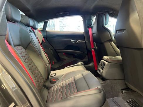 Used 2022 Audi RS e-tron GT image 11