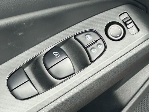 Used 2024 Nissan Altima 2.5 SV FWD image 28