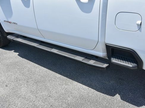 Used 2024 GMC Sierra 2500 AT4 image 10