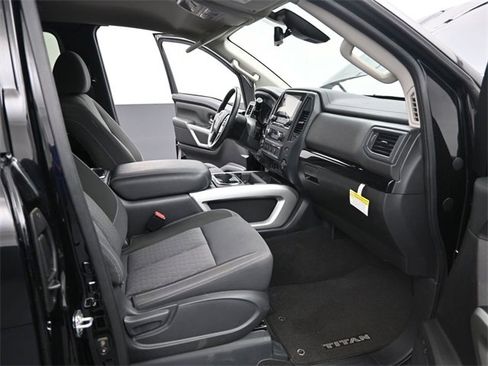 Used 2024 Nissan Titan SV w/ SV Utility Package image 12