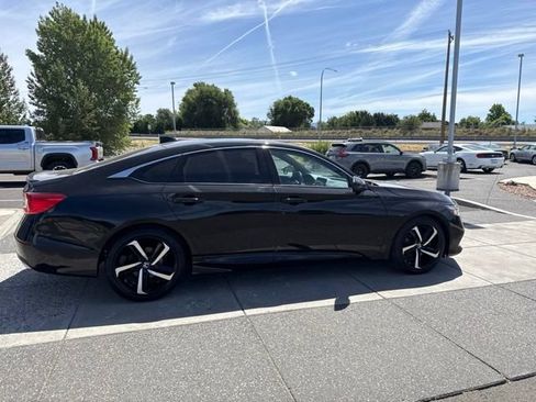 Used 2022 Honda Accord Sport image 4