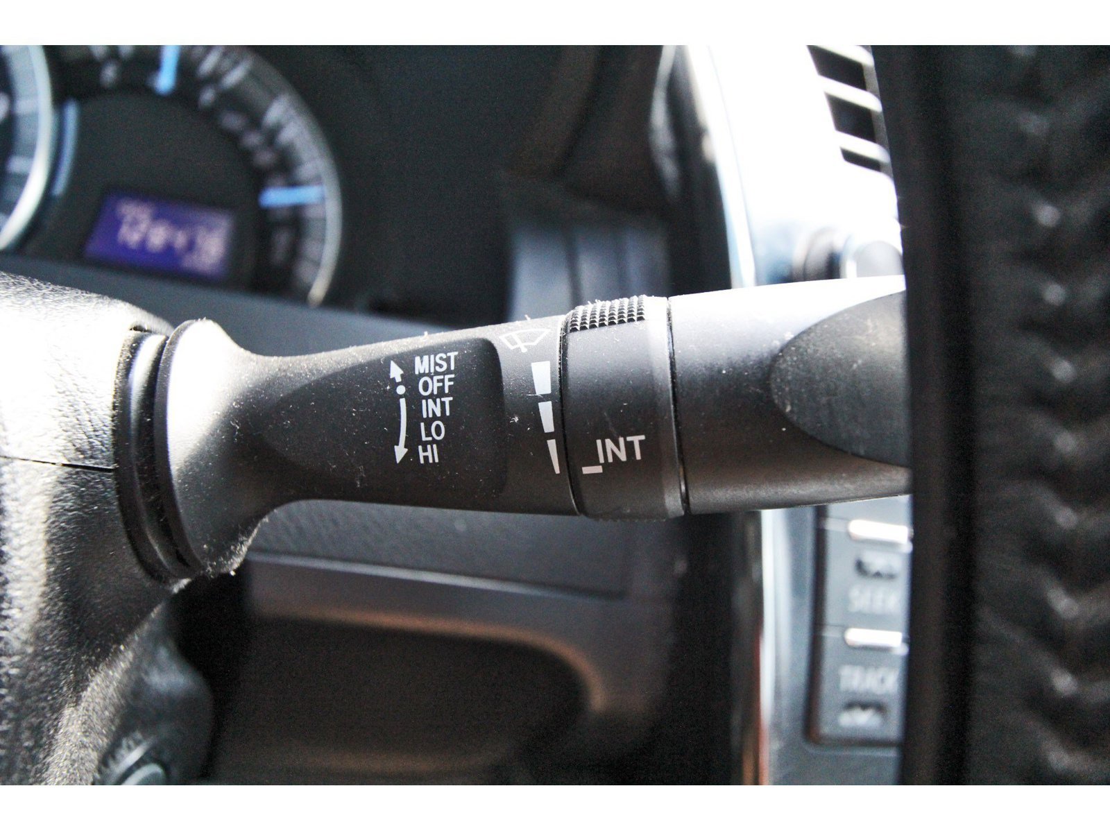 Used 2014 Toyota Camry SE FWD image 18