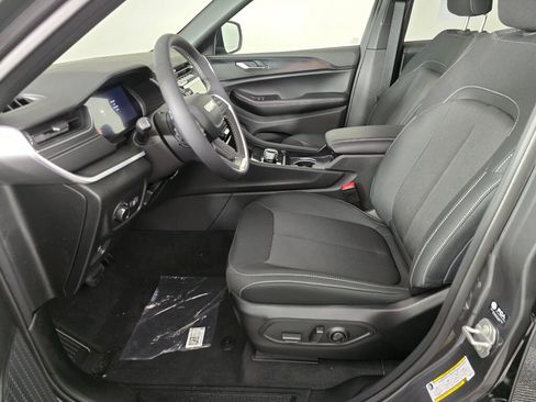 New 2025 Jeep Grand Cherokee Laredo X w/ Trailer Tow Package image 17