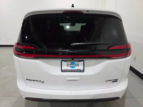 New 2026 Chrysler Pacifica Limited w/ S Appearance Package AWD/4WD image 29