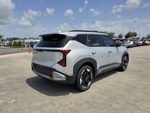 New 2027 Kia Seltos EX FWD image 8