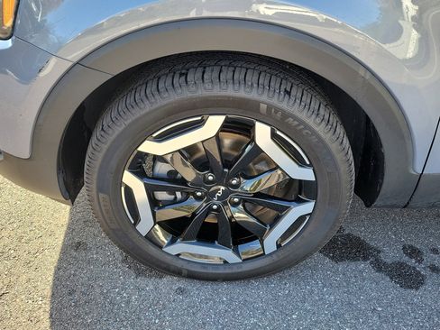 Certified 2023 Kia Telluride EX w/ EX Captain's Chair Package image 41