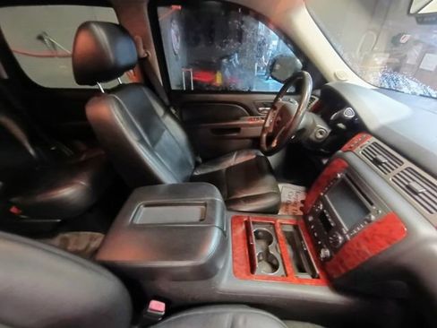 Used 2012 Chevrolet Tahoe LTZ RWD image 45