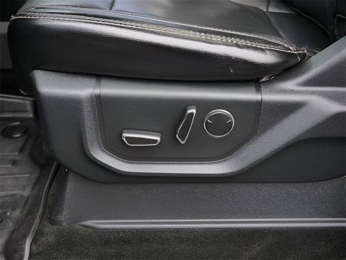 Used 2017 Ford F250 Lariat w/ Lariat Ultimate Package image 18