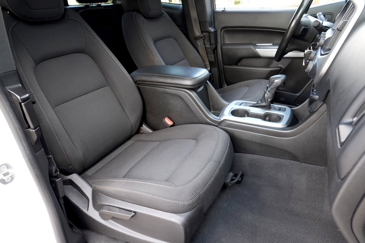 Used 2022 Chevrolet Colorado LT w/ LT Convenience Package RWD image 8