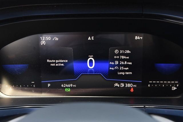 Certified 2023 Volkswagen Taos SE w/ Panoramic Sunroof Package AWD/4WD image 11