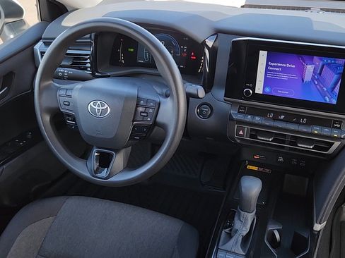 Certified 2025 Toyota Camry LE FWD image 5