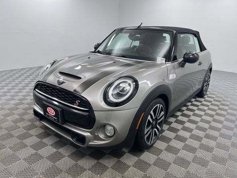 Used 2019 MINI Cooper S image 2