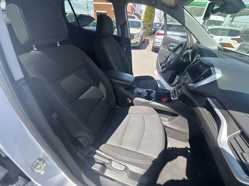 Used 2023 GMC Terrain SLE w/ Driver Convenience Package image 25