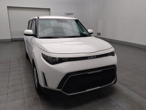 Used 2025 Kia Soul LX image 13