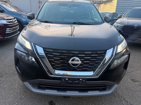 Used 2023 Nissan Rogue S image 2