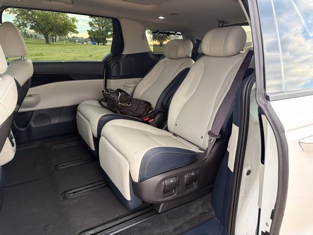Used 2025 Kia Carnival SX Prestige FWD image 14