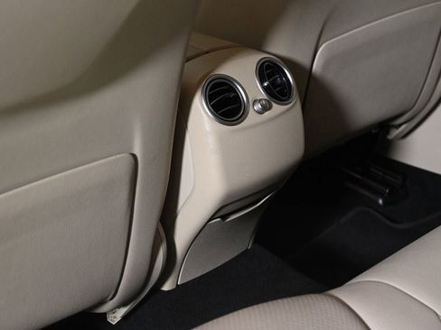 Used 2020 Mercedes-Benz GLC 300 image 18