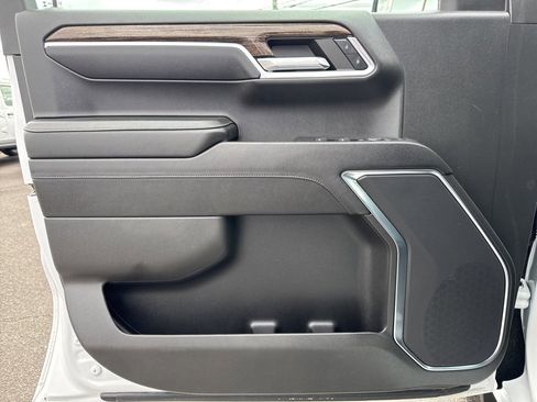 Used 2023 GMC Sierra 1500 Elevation image 32