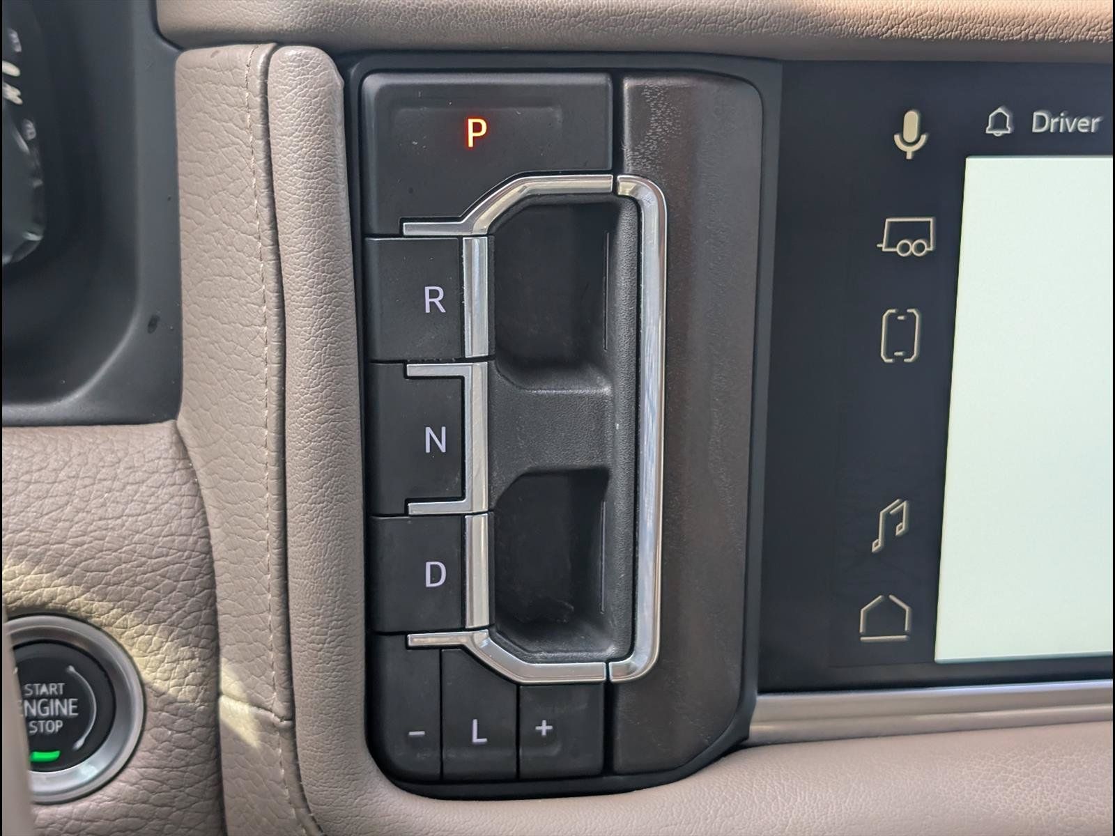 Used 2024 GMC Yukon Denali w/ Advanced Technology Package AWD/4WD image 16