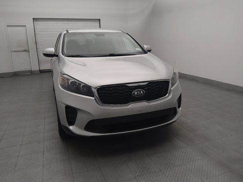 Used 2020 Kia Sorento LX FWD image 14