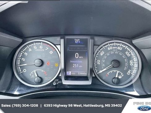 Used 2019 Toyota Tacoma TRD Sport w/ Technology Package image 15