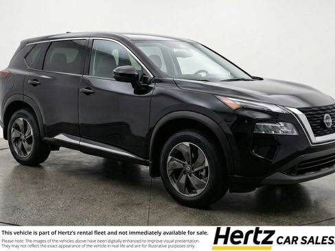 Used 2025 Nissan Rogue SV image 1